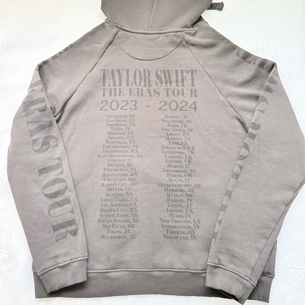 Taylor Swift The Eras Tour Oficial Merch Black Hoodie size Small - Picture 5 of 6